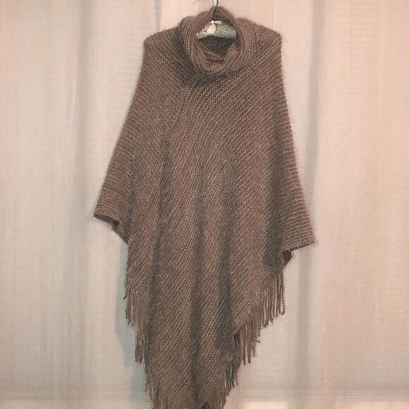 Signature OSFM Tan Cream Knit Eyelash Diagonal Turtleneck Poncho with Tassels - Picture 1 of 10